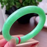 满绿圆条手镯